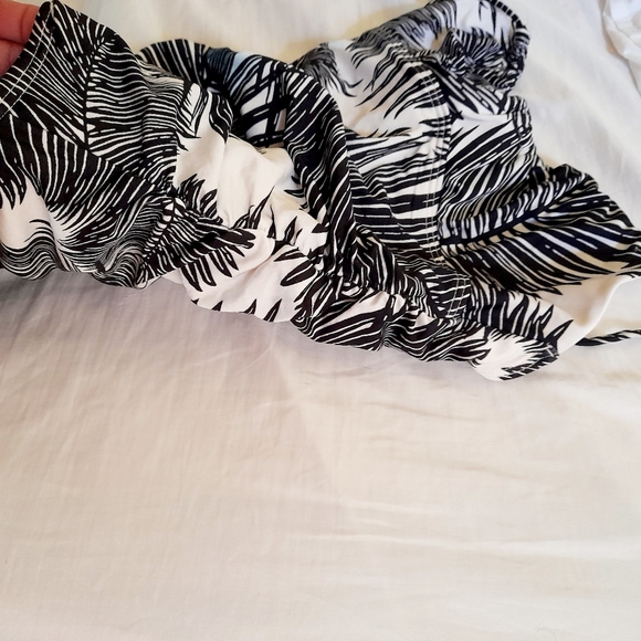 ● Vince Camuto | One Piece Swimsuit. - Picture 13 of 13